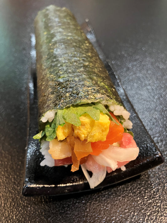 【店舗受取商品】割烹 加賀 　常磐ものの海の幸と12種の食材の豪快恵方巻 ①